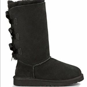 UGG kids size 1, need cleaning but keeps feet warm